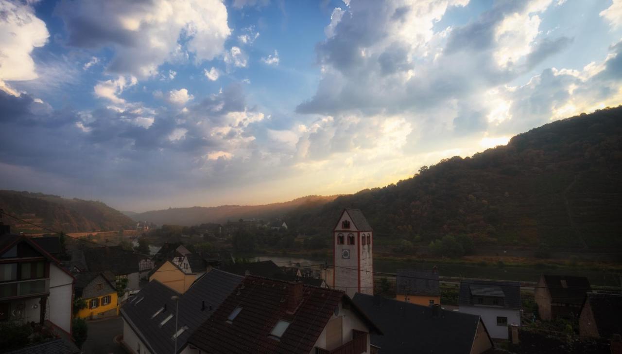 Ferienwohnungen Haus Am Wuerzlaysteig Lehmen Esterno foto