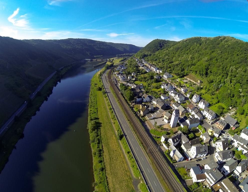 Ferienwohnungen Haus Am Wuerzlaysteig Lehmen Esterno foto