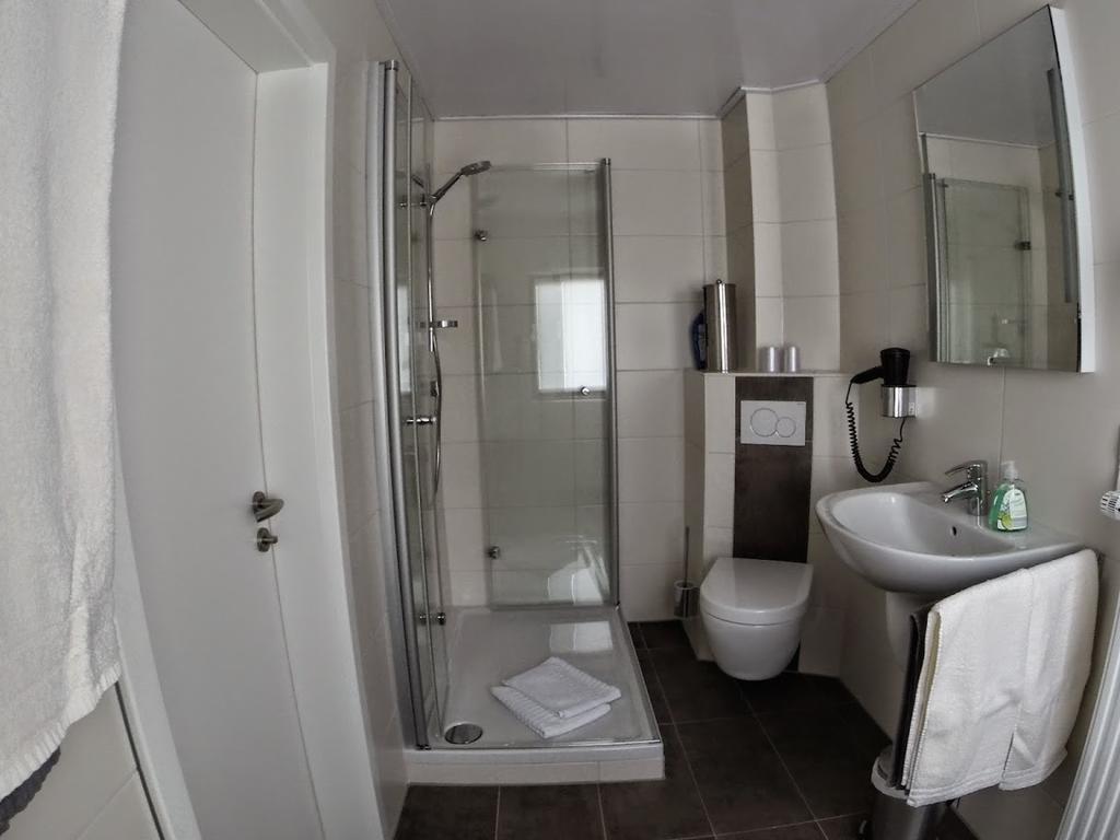 Ferienwohnungen Haus Am Wuerzlaysteig Lehmen Camera foto