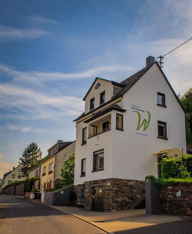 Ferienwohnungen Haus Am Wuerzlaysteig Lehmen Esterno foto