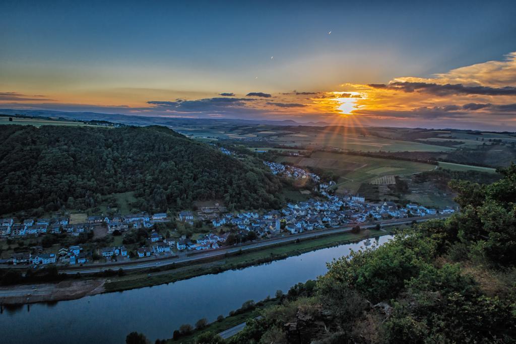 Ferienwohnungen Haus Am Wuerzlaysteig Lehmen Esterno foto