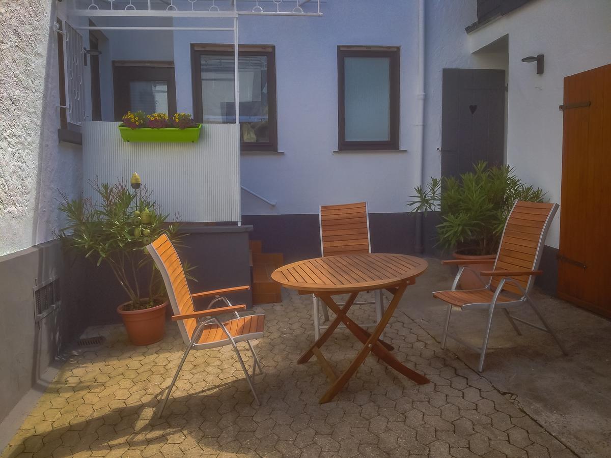 Ferienwohnungen Haus Am Wuerzlaysteig Lehmen Esterno foto