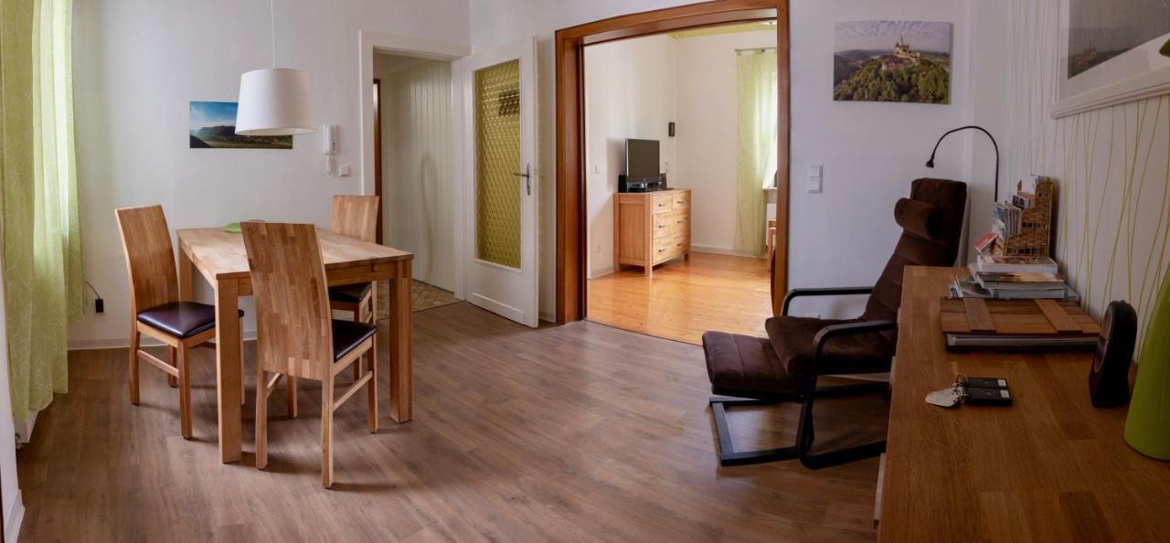 Ferienwohnungen Haus Am Wuerzlaysteig Lehmen Esterno foto