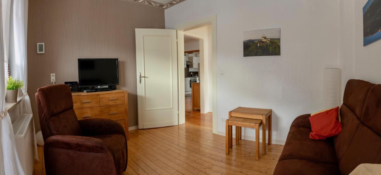 Ferienwohnungen Haus Am Wuerzlaysteig Lehmen Esterno foto