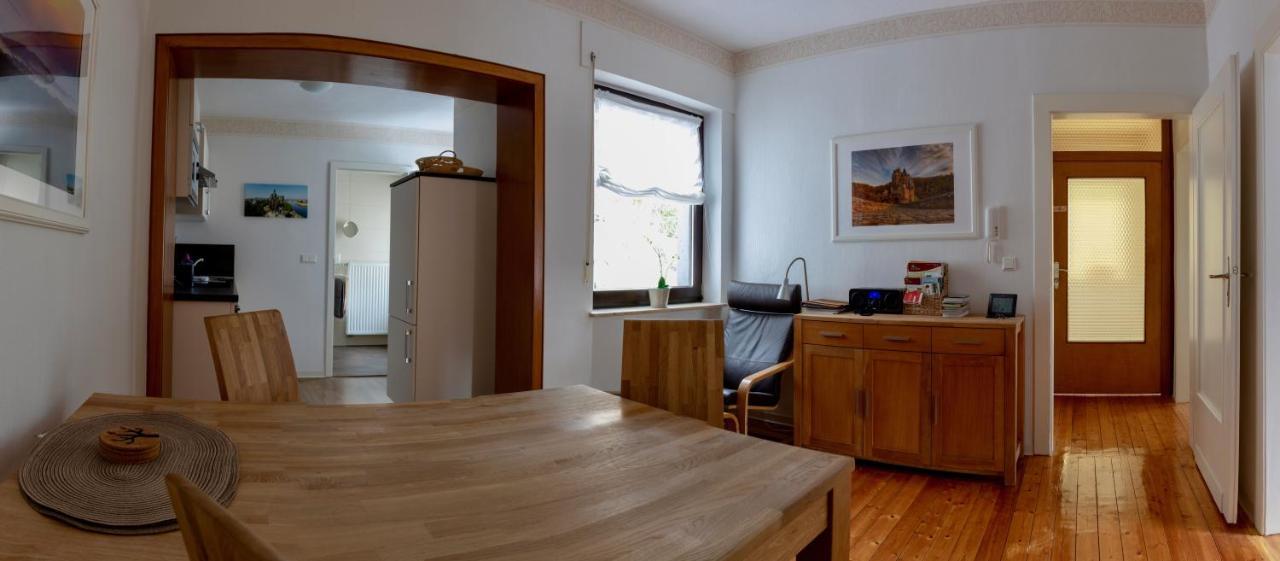 Ferienwohnungen Haus Am Wuerzlaysteig Lehmen Esterno foto