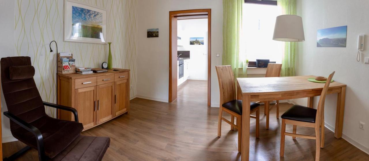 Ferienwohnungen Haus Am Wuerzlaysteig Lehmen Esterno foto