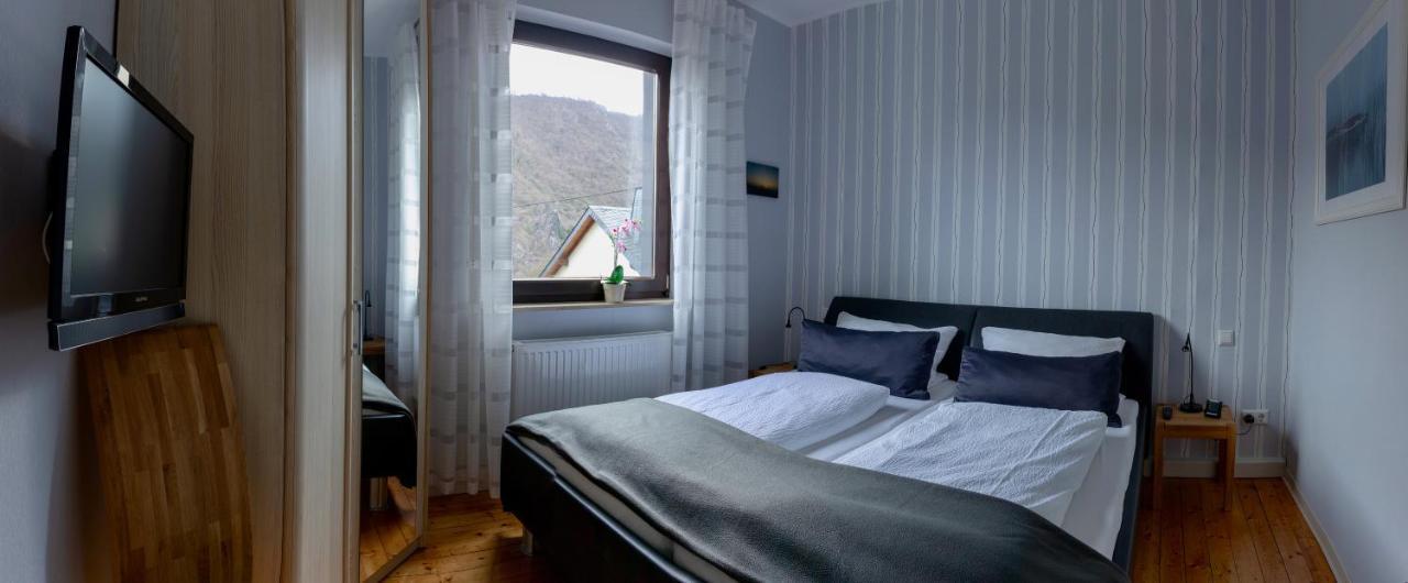 Ferienwohnungen Haus Am Wuerzlaysteig Lehmen Esterno foto
