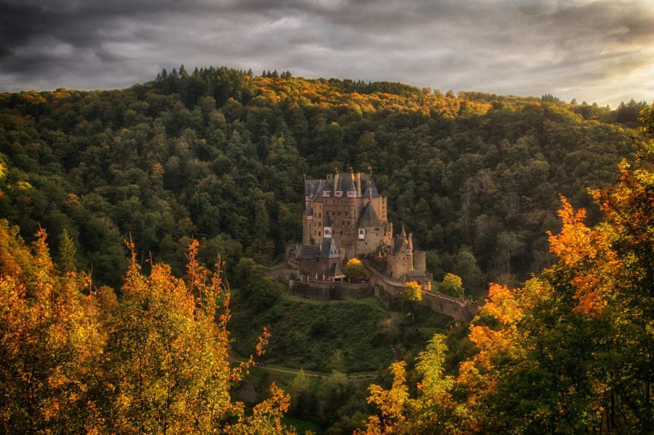 Ferienwohnungen Haus Am Wuerzlaysteig Lehmen Esterno foto